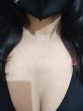 SAPNA-LOVEE stripchat live cam model