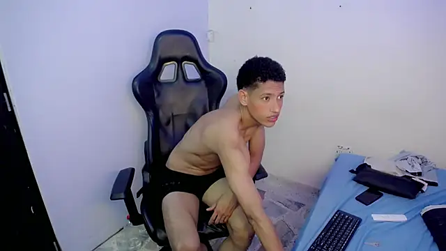 athlete_reese stripchat live cam model