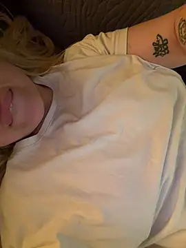 IMHORNYWET stripchat live cam model