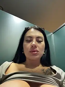 Wet__Bunny stripchat live cam model