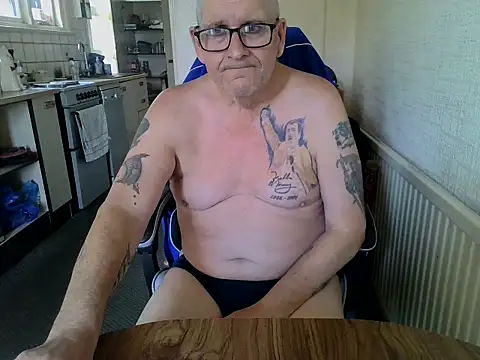 daddyflash stripchat live cam model
