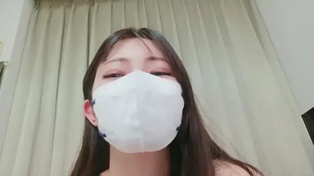 MOEMOE-Q stripchat live cam model