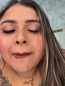 ashley-swift- stripchat live cam model