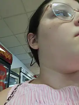 sari237 stripchat live cam model