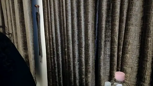MZZZWETWET stripchat live cam model