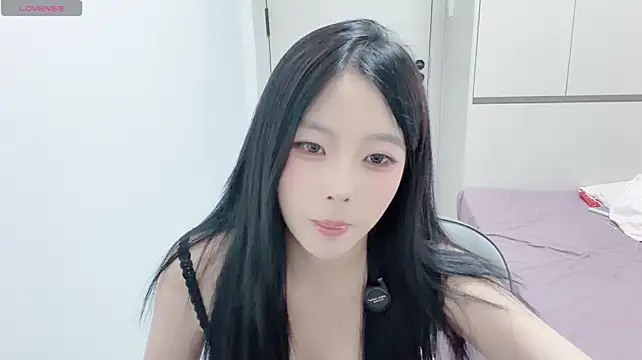 Tongtong- stripchat live cam model