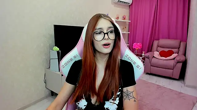 RedLipse stripchat live cam model