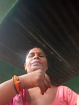 Rt_shreya stripchat live cam model