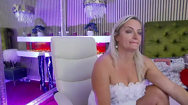 LadyTouch stripchat live cam model