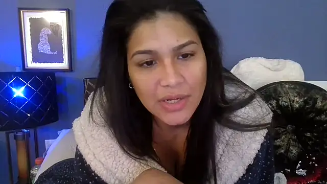 dellagoldxx stripchat live cam model