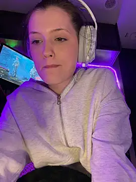 Lilactease stripchat live cam model