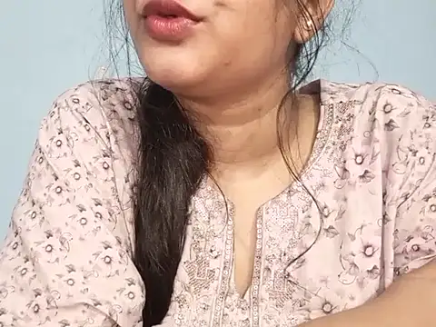 Adhiti_1 stripchat live cam model