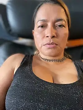 Jlo_69 stripchat live cam model