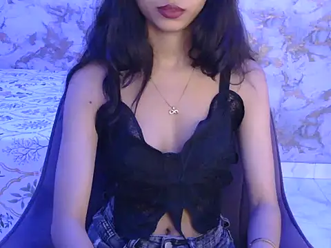Ada-19 stripchat live cam model
