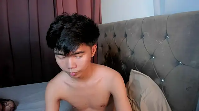 CandySweetCock stripchat live cam model
