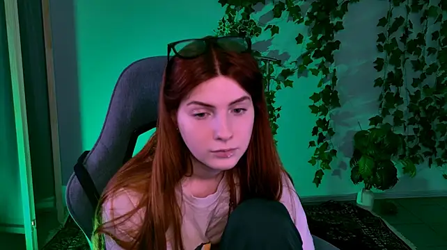 AliceCUNTach stripchat live cam model