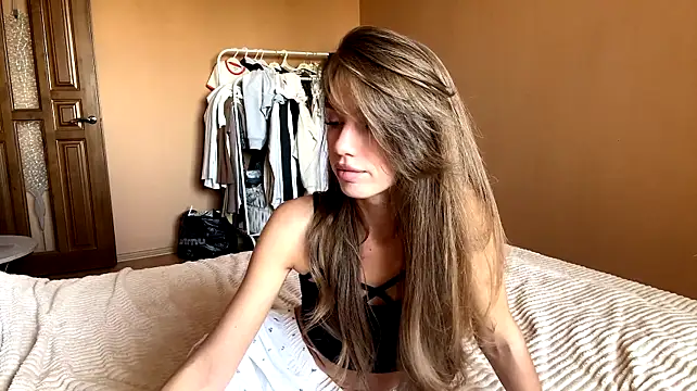 TrishIsaac stripchat live cam model