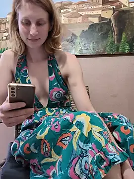 Julialexxxx stripchat live cam model