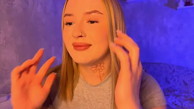 LumiMoore stripchat live cam model