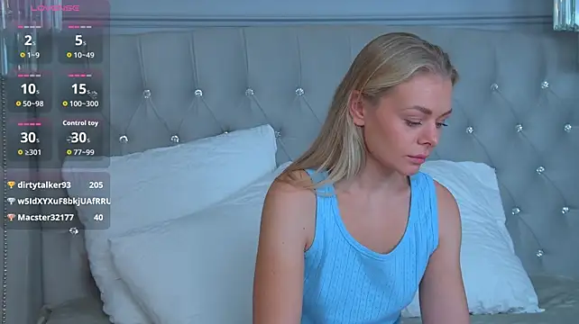 VictoriaHester stripchat live cam model