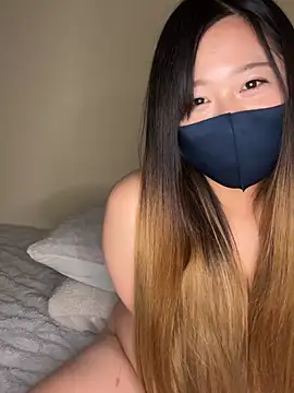 R3_a stripchat live cam model
