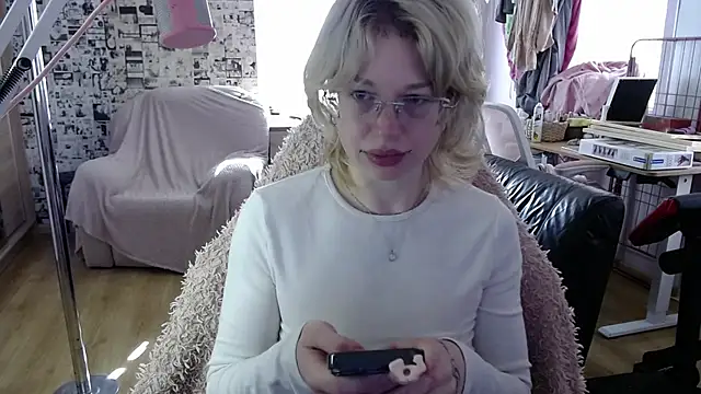 LolaFlirt stripchat live cam model