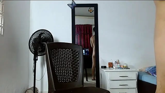 lonelydick2002 stripchat live cam model
