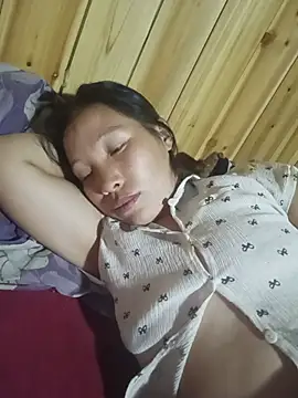 Evelyn-n stripchat live cam model
