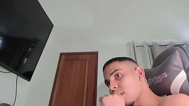 Lucca__ stripchat live cam model