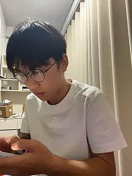xiaoshuai2660 stripchat live cam model