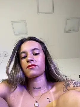 JuliaColemann stripchat live cam model