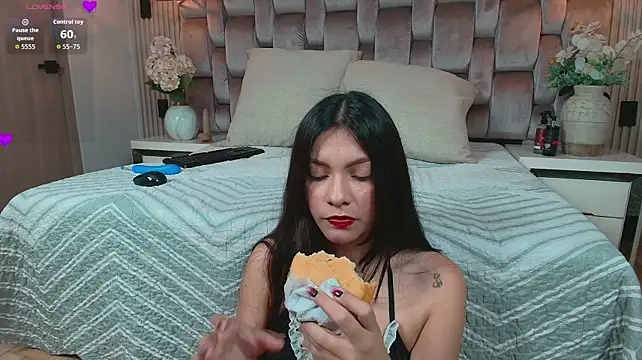 GabyEvanss stripchat live cam model