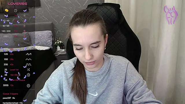 Alice_Weiss stripchat live cam model