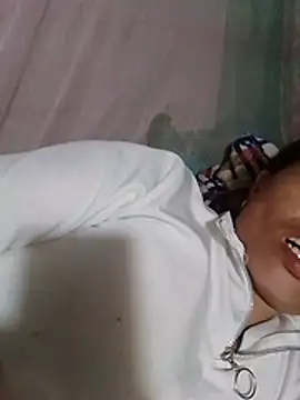 Tu-quyen stripchat live cam model
