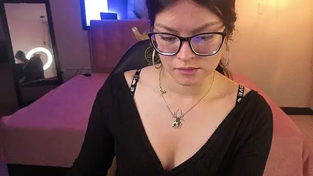 Sara_valderrama_ stripchat live cam model