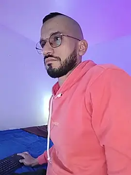 LuckyMarks stripchat live cam model