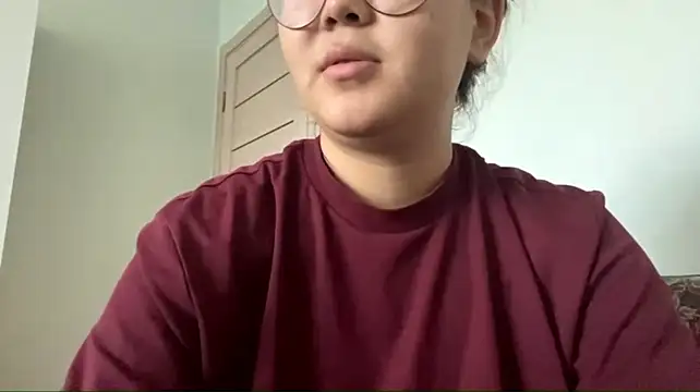HikkoSinu stripchat live cam model