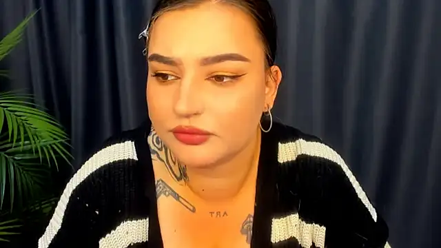 NikkiSummer stripchat live cam model
