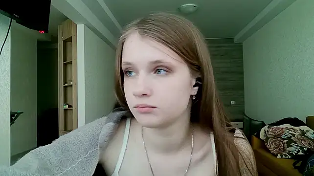 CecilleSollors stripchat live cam model