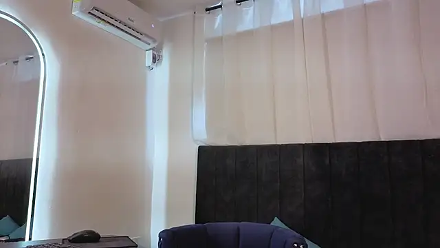 zoee_hamilton stripchat live cam model