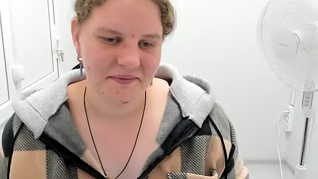 Bella_shyy_ stripchat live cam model