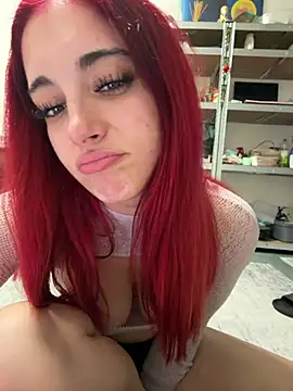 sexymelli18 stripchat live cam model