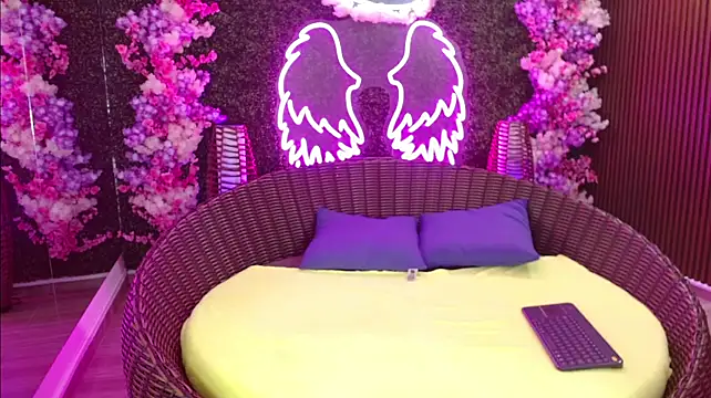 Dolce_violet stripchat live cam model