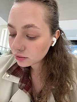 AsynaYuuki stripchat live cam model