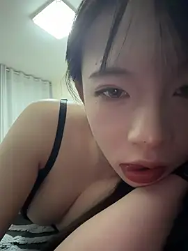 nide-baby stripchat live cam model