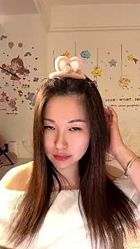 momo0021 stripchat live cam model