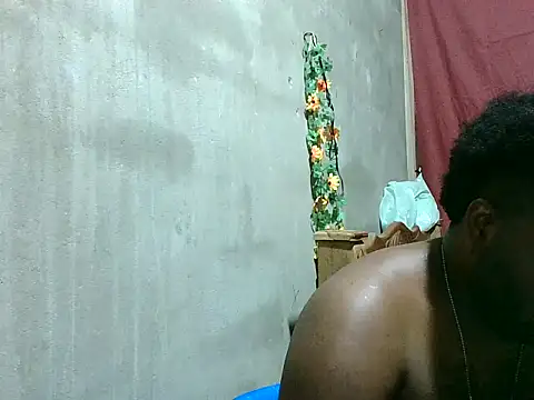 2ocmaxi stripchat live cam model