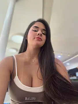 BellaLeclair_ stripchat live cam model