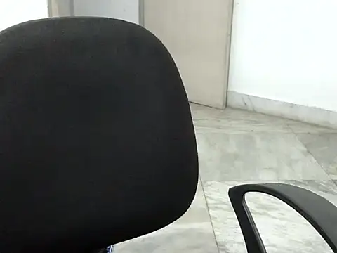 Mon-Luv stripchat live cam model