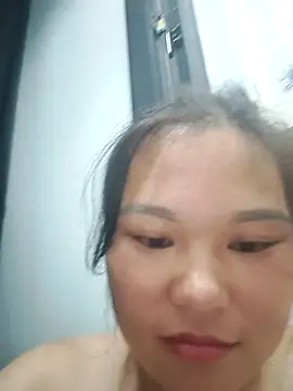anna_nguyen stripchat live cam model